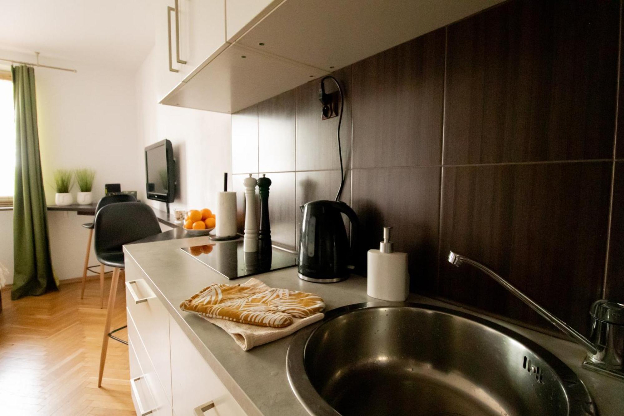Piotrapartments - Daleka Cozy Train&Airport Apartment Warsaw Exterior photo