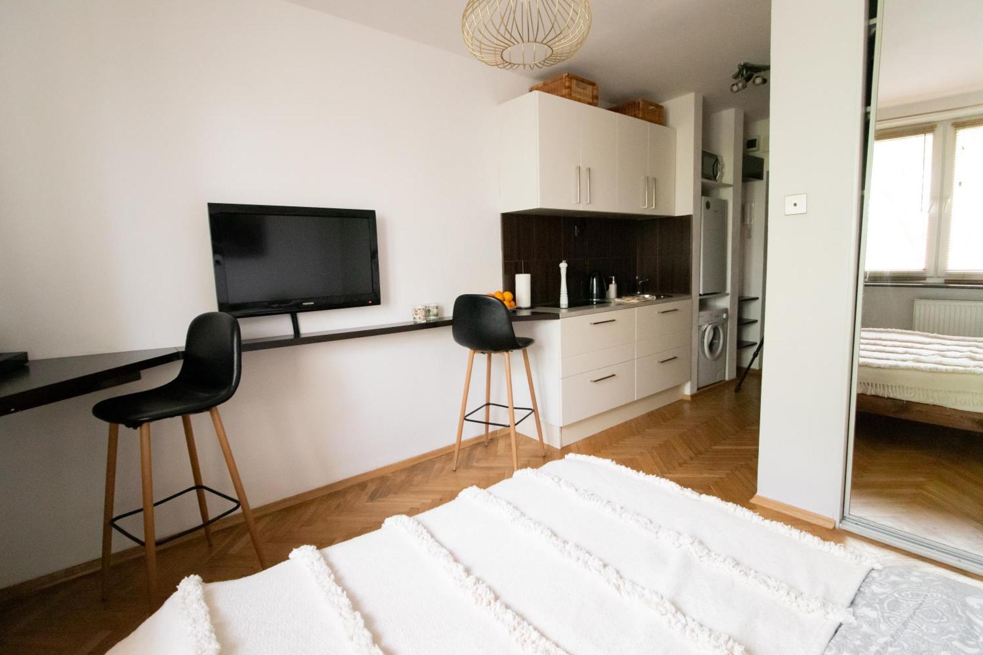Piotrapartments - Daleka Cozy Train&Airport Apartment Warsaw Exterior photo