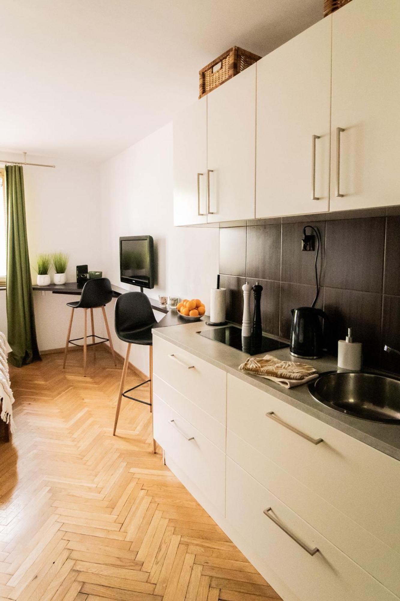 Piotrapartments - Daleka Cozy Train&Airport Apartment Warsaw Exterior photo
